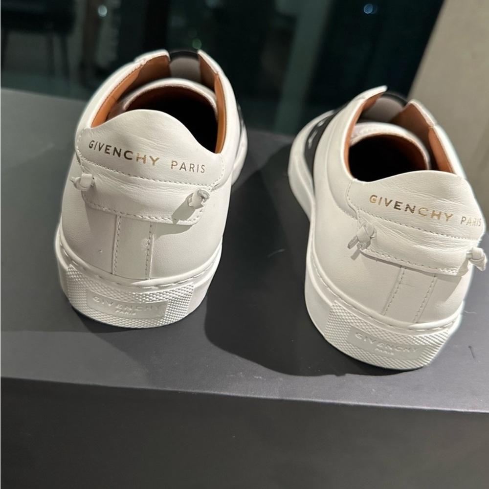 Givenchy White and Black Leather Urban Street - Picture 3 of 4